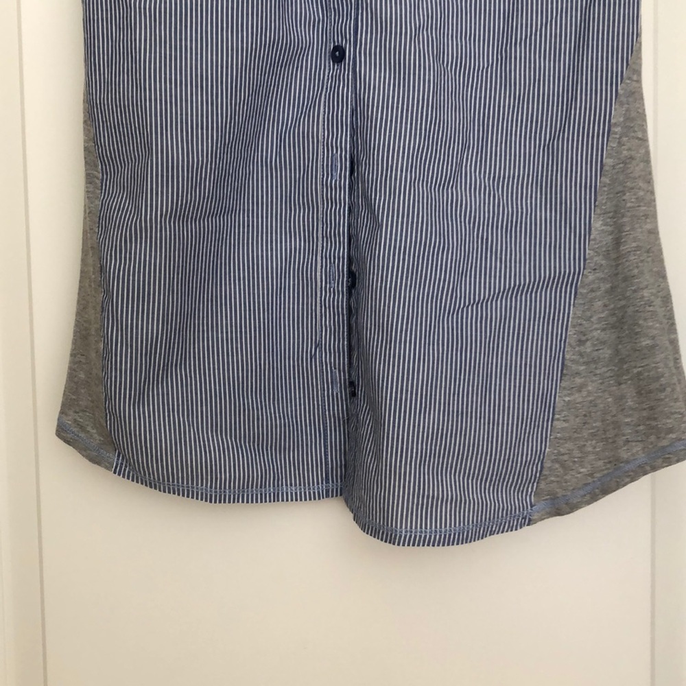 Button down casual top - Picture 4 of 5